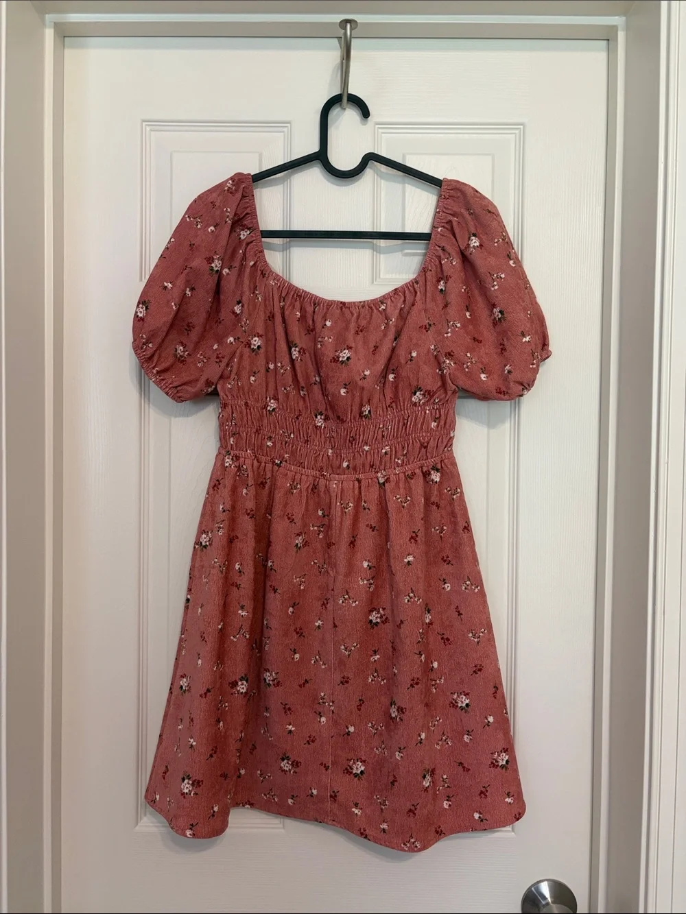 Francesca’s Girls short floral dress with puff sleeves - Size XL (14)